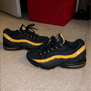 Nike Air Max 95 (women’s 8/Kids 6.5)